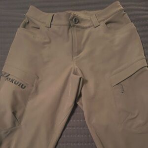 KUIU Women's Olive Cargo Pants